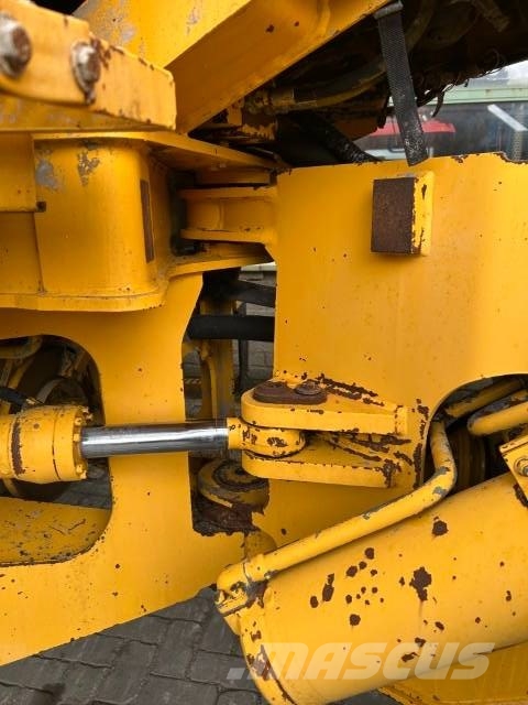 Volvo L 120 لوادر بعجل