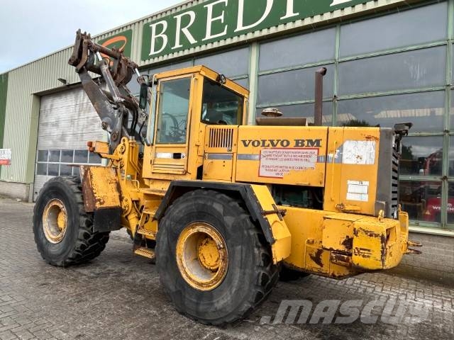 Volvo L 120 لوادر بعجل
