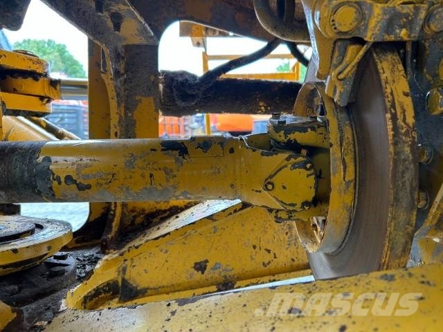 Volvo L 120 لوادر بعجل