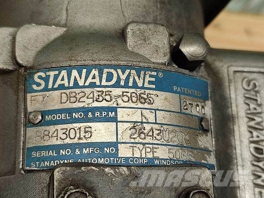 CAT TH 62 (DB2435-5065) injection pump Двигуни