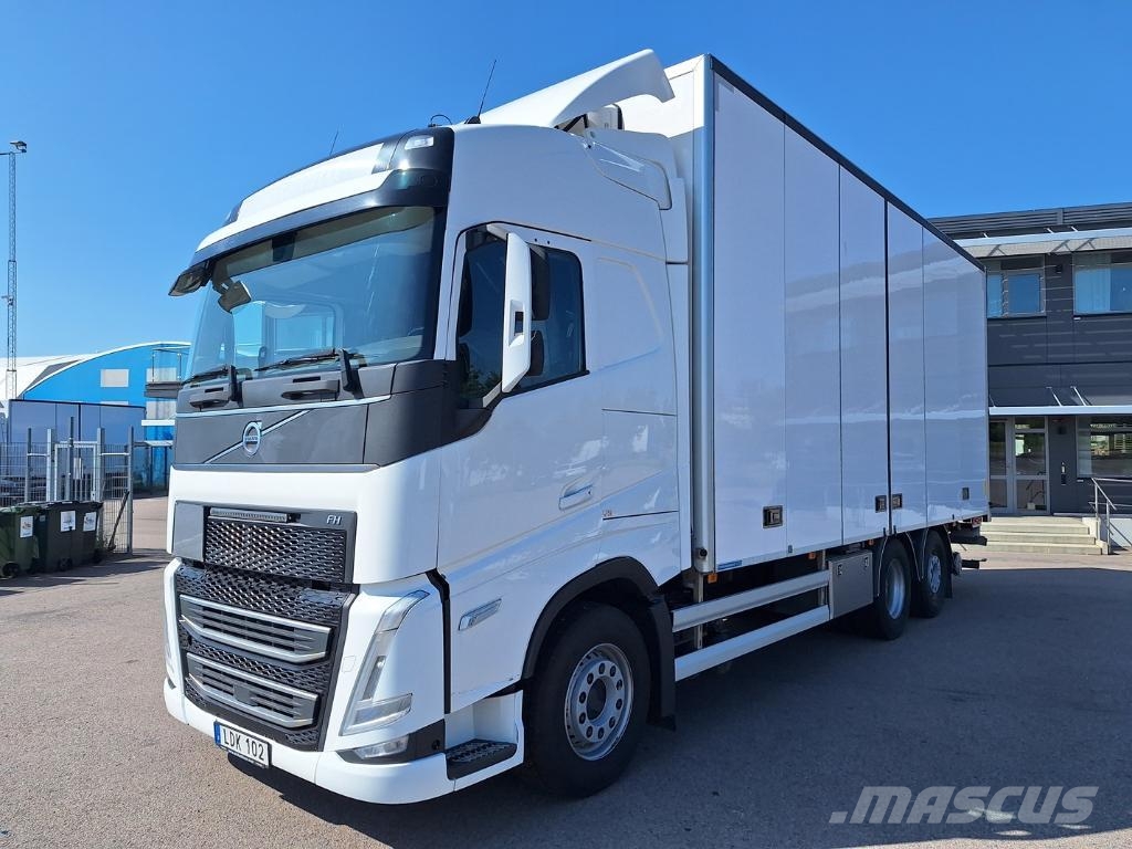 Volvo Vehicle Rigid 6x2-2 box full side opening Umpikorikuorma-autot
