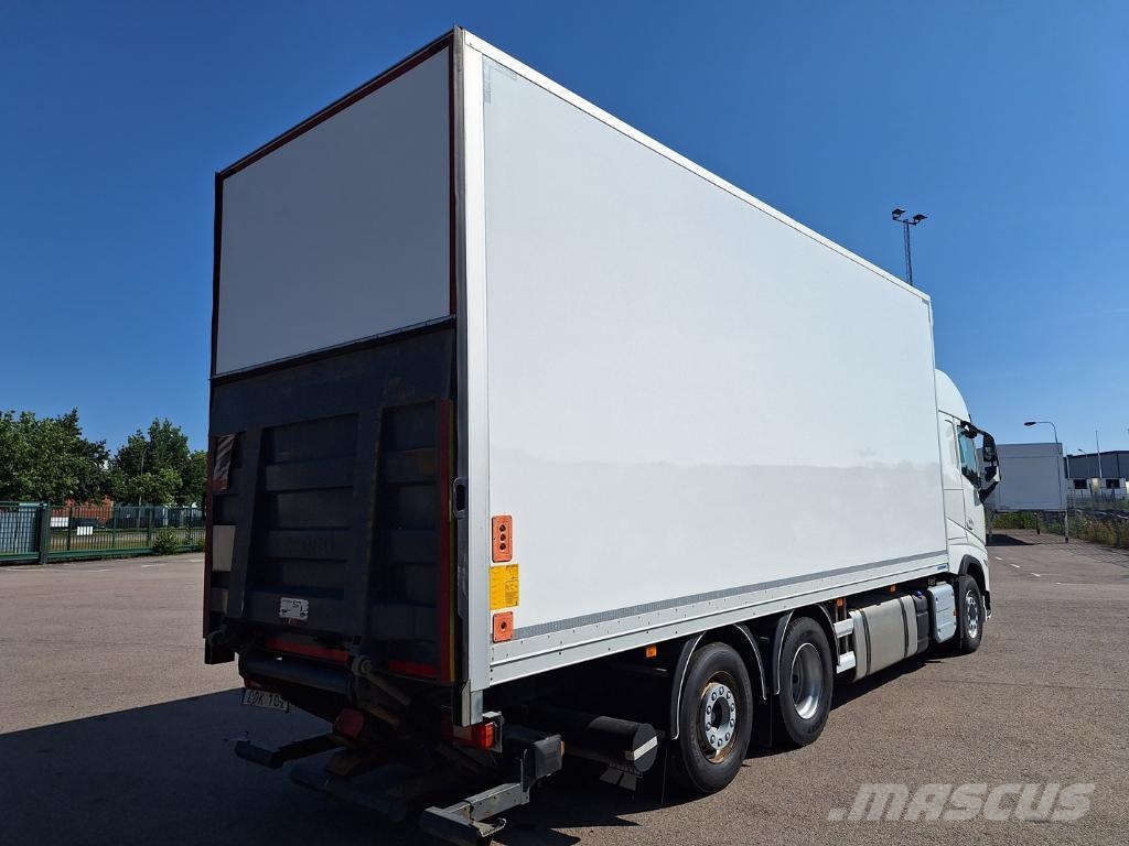 Volvo Vehicle Rigid 6x2-2 box full side opening Umpikorikuorma-autot