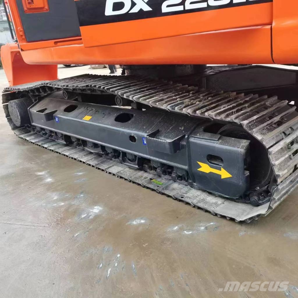 Doosan DX 225 LC Beltegraver