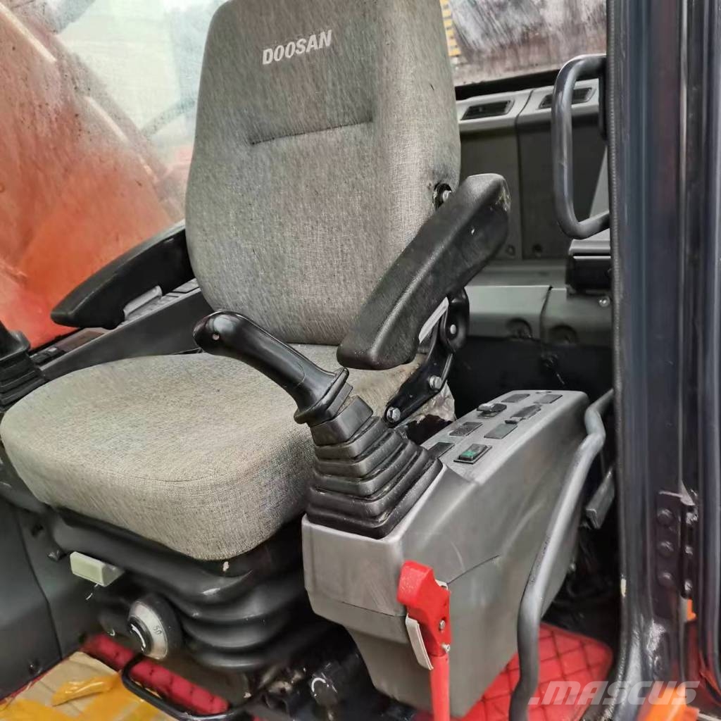 Doosan DX 225 LC Beltegraver