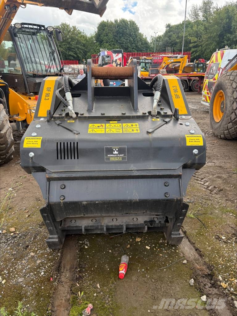 MB Crusher BF 90.3 Vergruisbakken