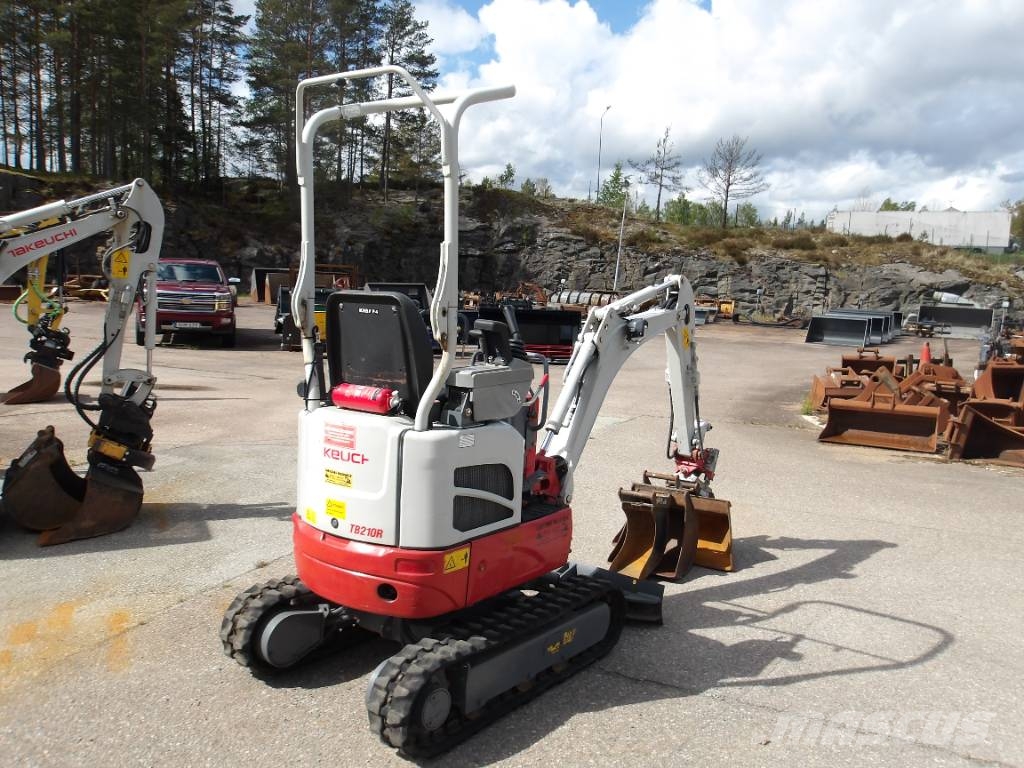 Takeuchi TB 210 R حفارات صغيرة أقل من 7 طن (حفارات صغيرة)