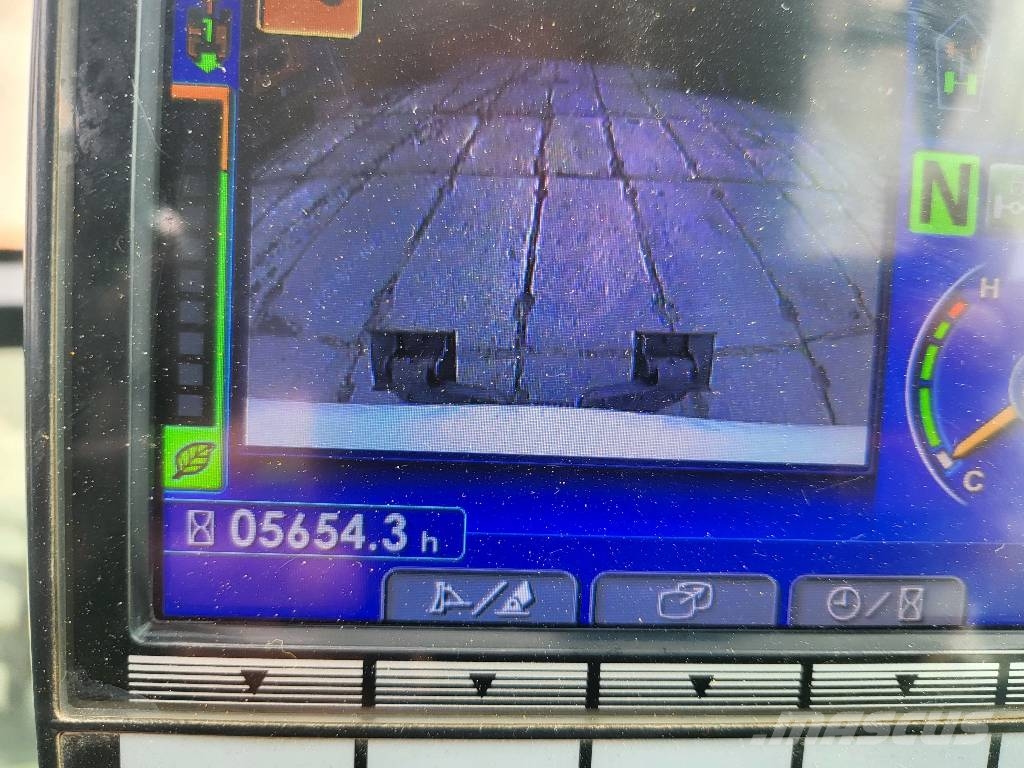 Komatsu PW98 MR-10 Wielgraafmachines