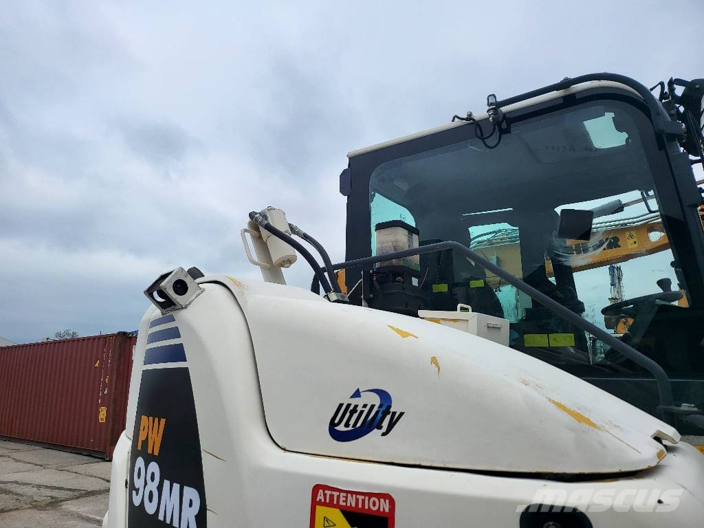 Komatsu PW98 MR-10 Wielgraafmachines