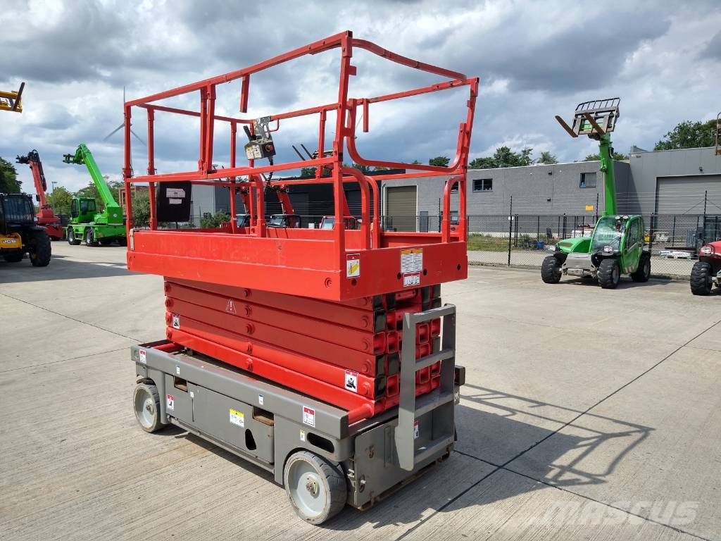 Haulotte Compact 14 (246) Scheren-Arbeitsbühnen