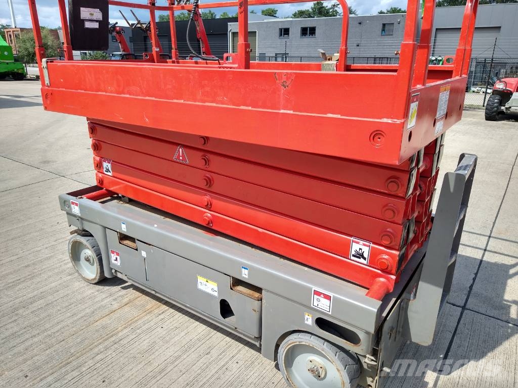 Haulotte Compact 14 (246) Scheren-Arbeitsbühnen