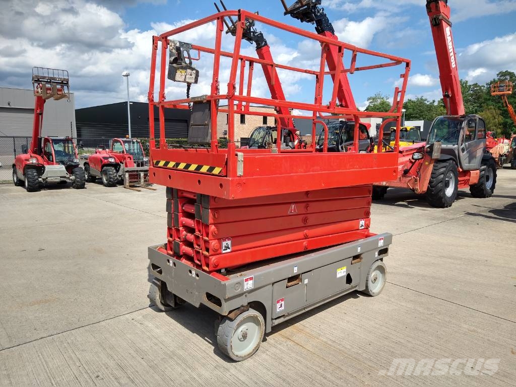 Haulotte Compact 14 (246) Scheren-Arbeitsbühnen