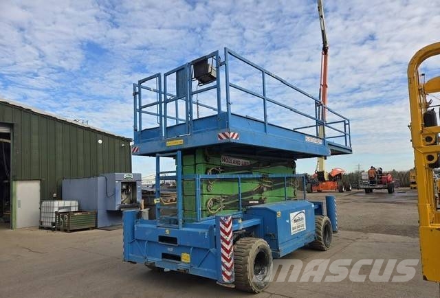 Holland Lift HL220D25 Nůžková zvedací plošina