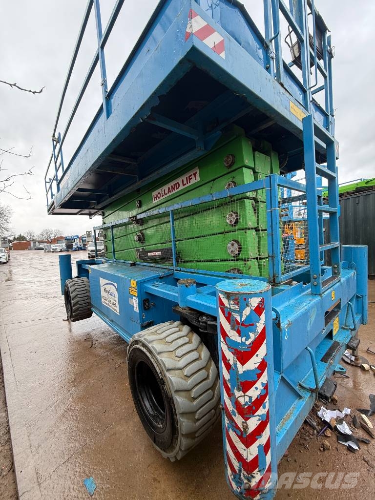Holland Lift HL220D25 Nůžková zvedací plošina