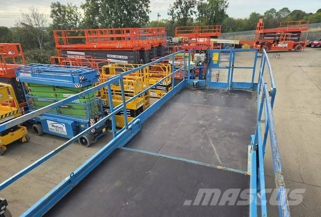 Holland Lift HL220D25 Nůžková zvedací plošina