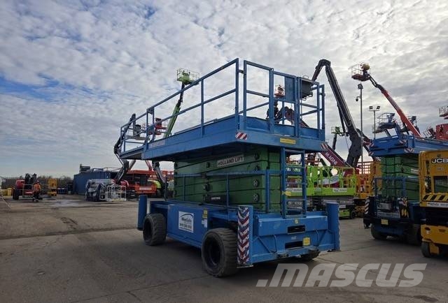 Holland Lift HL220D25 Nůžková zvedací plošina