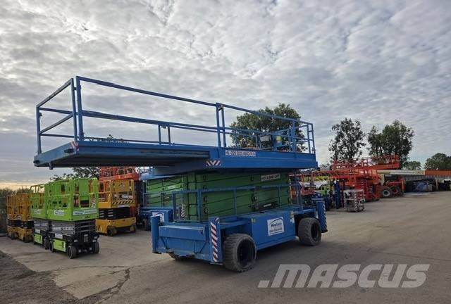 Holland Lift HL220D25 Nůžková zvedací plošina