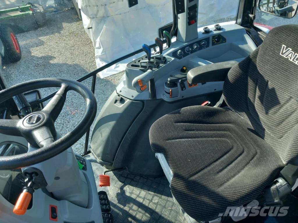 Valtra A 104 Tractores