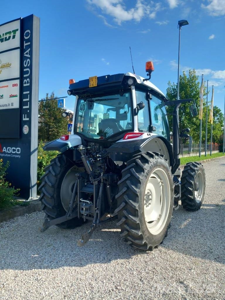 Valtra A 104 Tractores