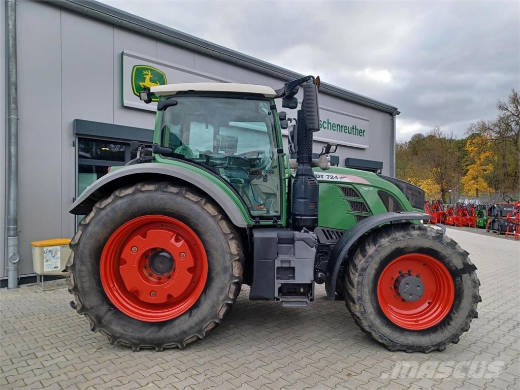 Fendt 724 Vario Profi Plus mit GPS Tractors