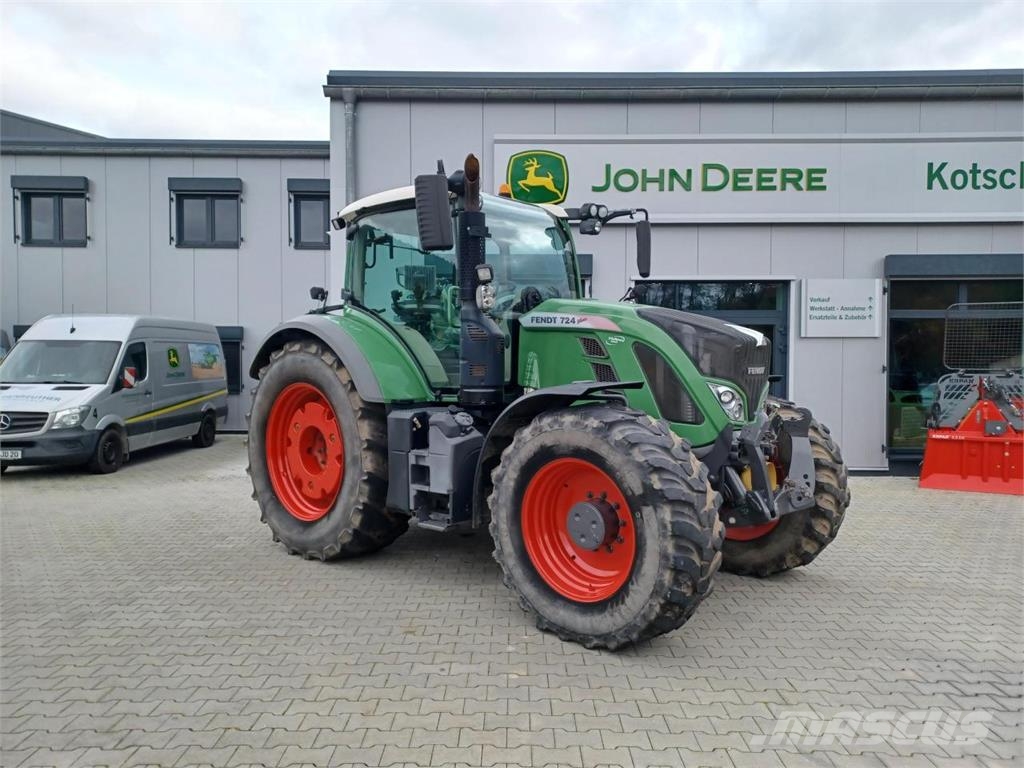Fendt 724 Vario Profi Plus mit GPS Tractors
