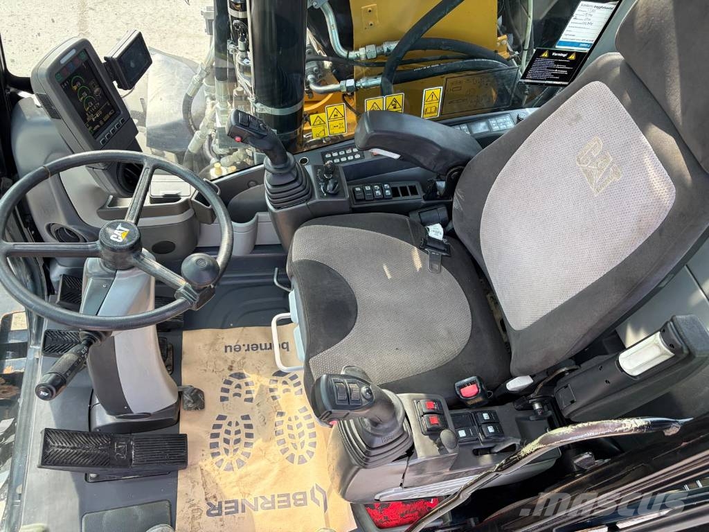 CAT M 315 D Ratasekskavaatorid