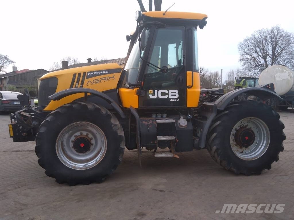 JCB Fastrac 3230 Traktorid