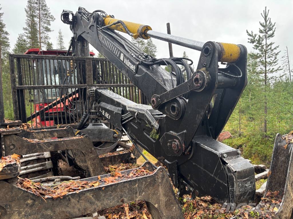 Valmet 840.3 Forvarderi