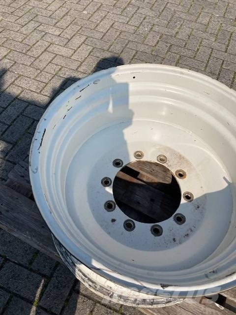 Valtra 15x30 velgen 10 gaats Riepas, riteņi un diski