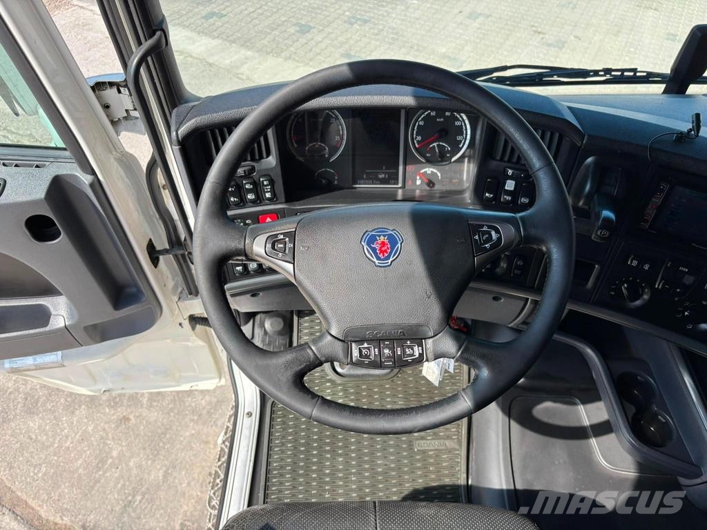 Scania R 730 8x4*4 CARRIER SUPRA / BOX L=7637 mm / RETARD Temperature controlled trucks