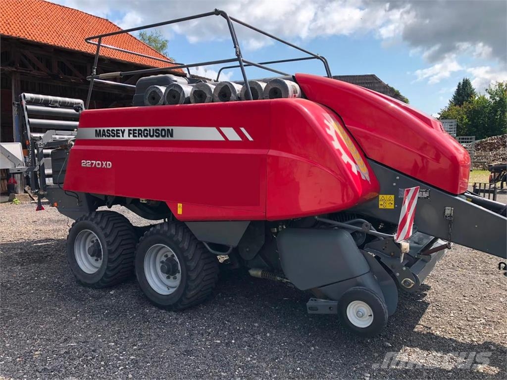 Massey Ferguson 2270 XD 각형 곤포기