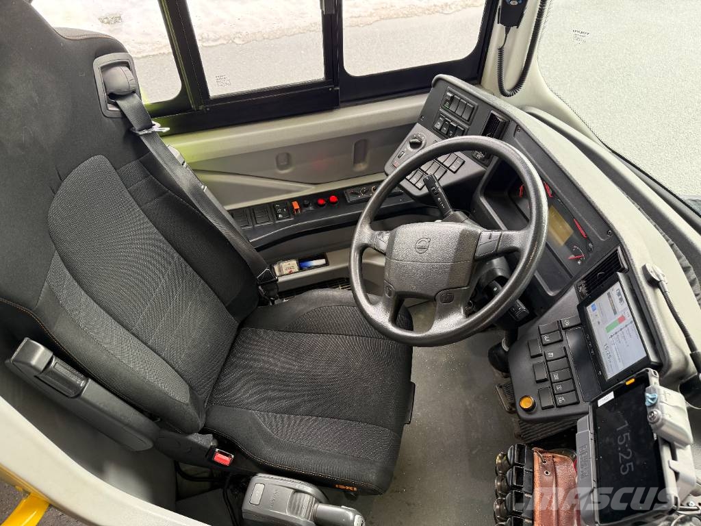 Volvo 8900. 3 Units! Autobus interurbani