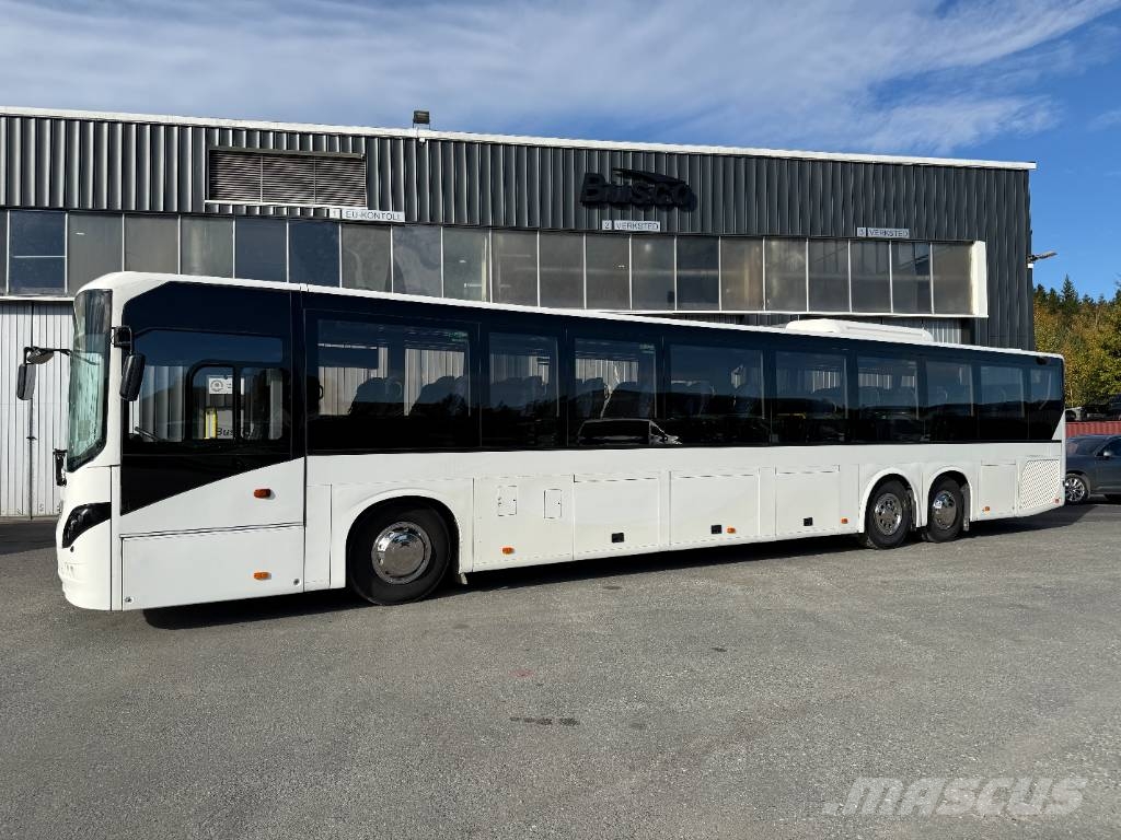 Volvo 8900. 62 seats. 3 Units! 長距離バス