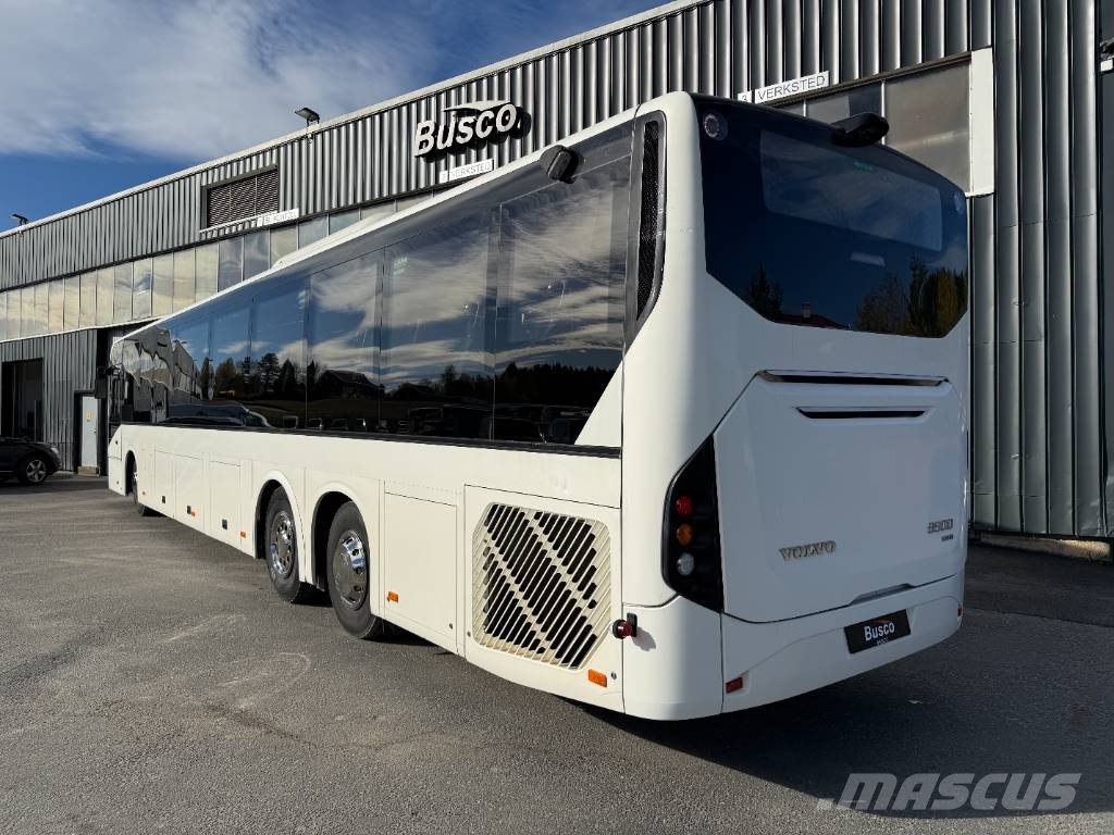 Volvo 8900. 62 seats. 3 Units! 長距離バス