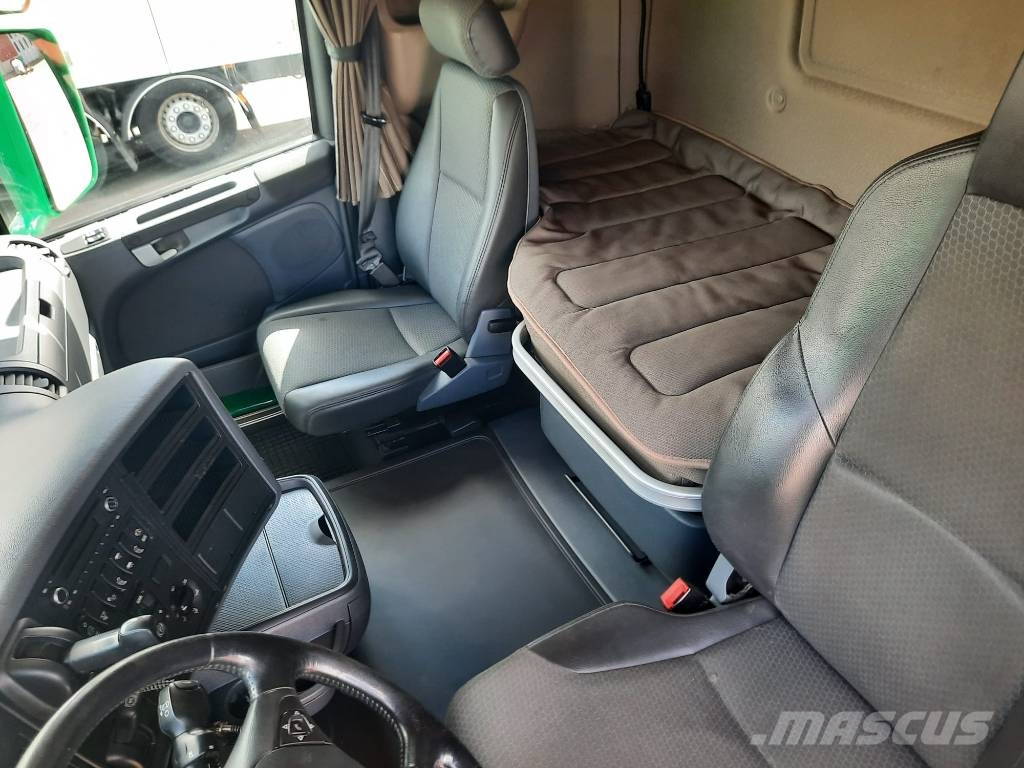 Scania R 520 LB Camiones con chasís y cabina