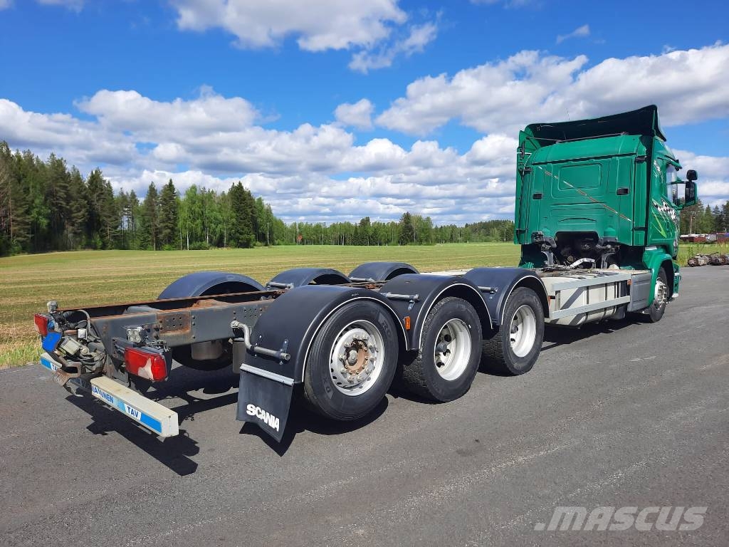 Scania R 520 LB Camiones con chasís y cabina