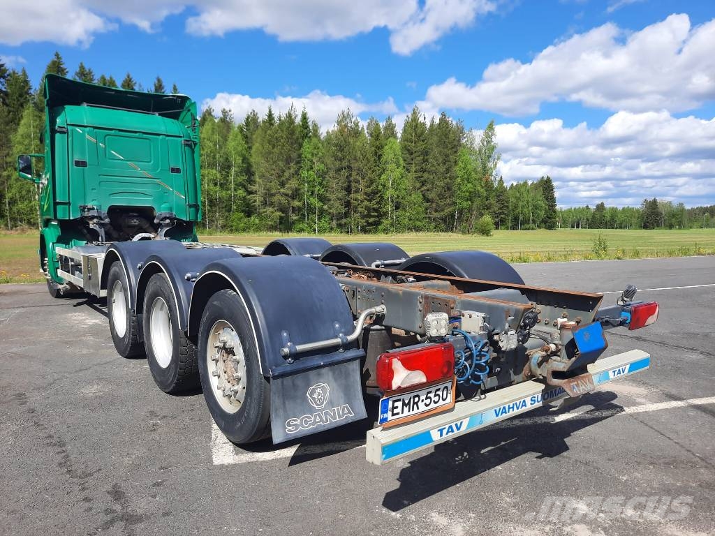 Scania R 520 LB Camiones con chasís y cabina