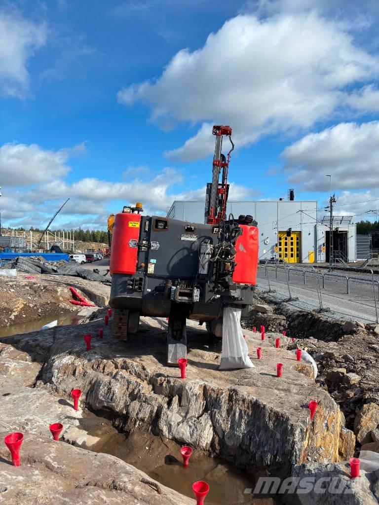 Sandvik Dino DC 400 Ri 도로 굴착기