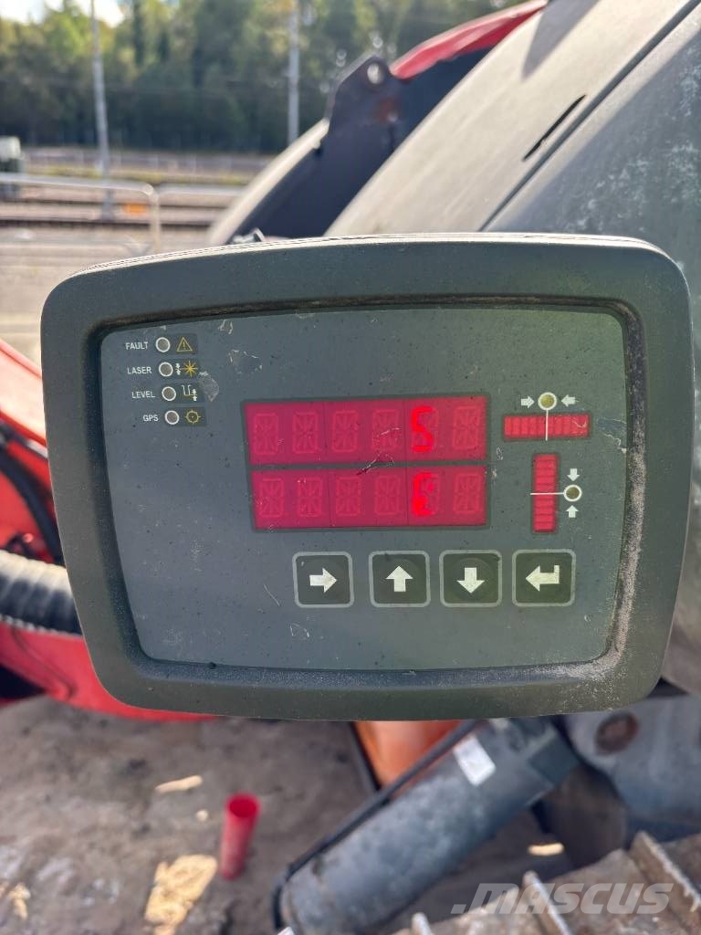 Sandvik Dino DC 400 Ri 도로 굴착기