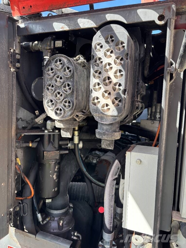 Sandvik Dino DC 400 Ri 도로 굴착기