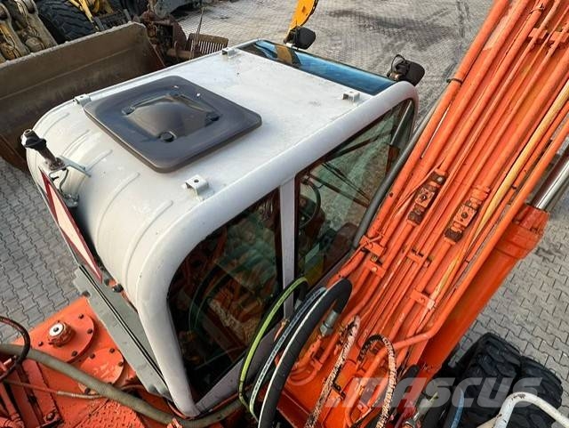 Fiat-Hitachi FH 130 W-3 Ekskavatori uz riteņiem