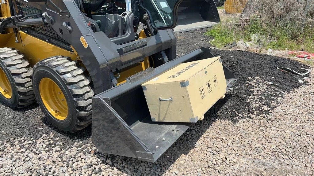 XCMG XC7-SR07B Skid steer loderler