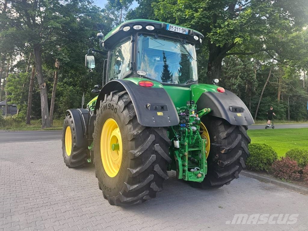 John Deere 8245 R Трактори