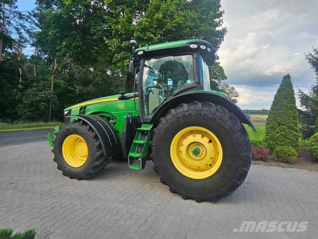 John Deere 8245 R Трактори