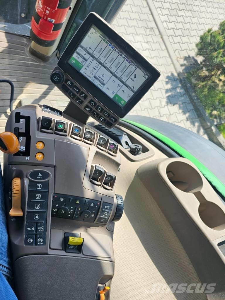 John Deere 8245 R Трактори