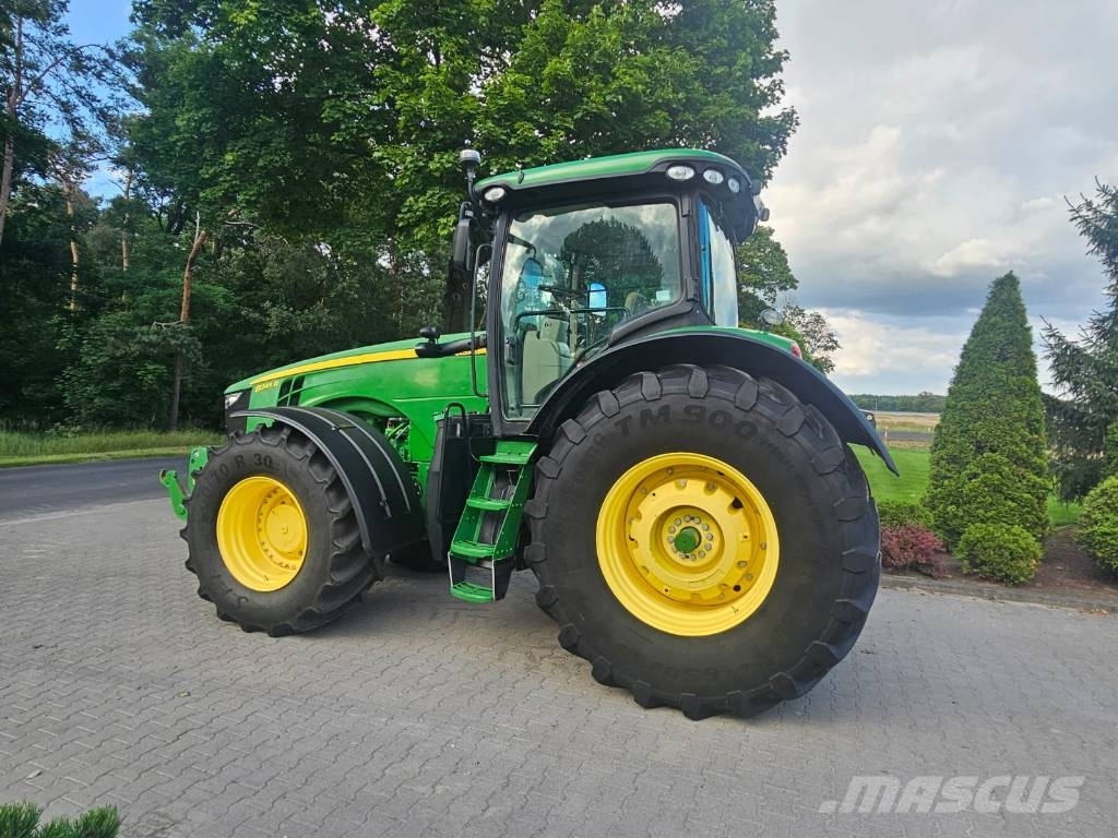 John Deere 8245 R Трактори