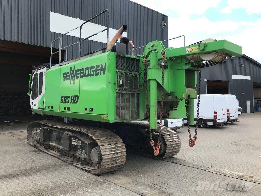 Sennebogen 690 履帶式起重機