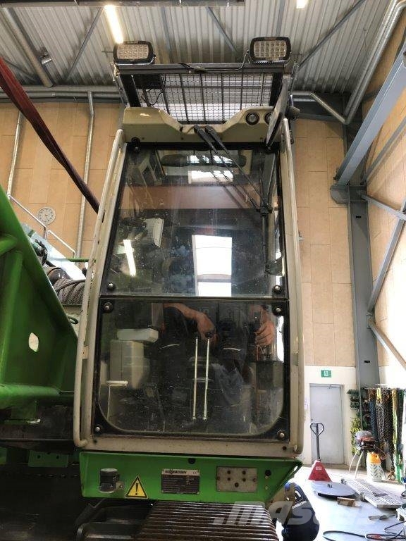 Sennebogen 690 履帶式起重機