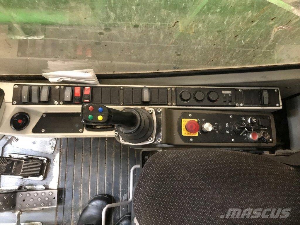 Sennebogen 690 履帶式起重機