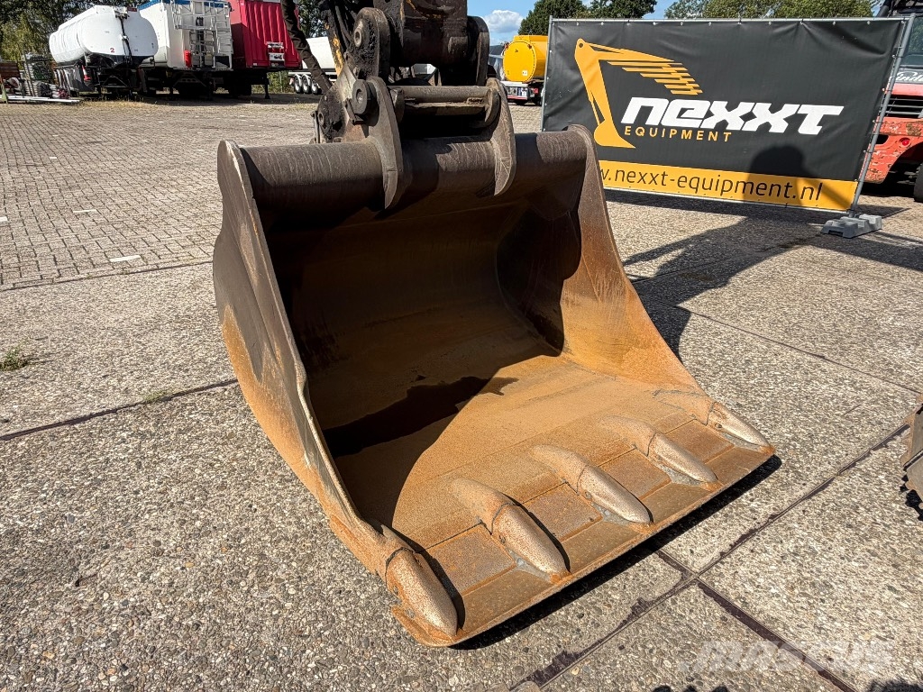 Komatsu PC 240 NLC-11 Εκσκαφείς με ερπύστριες