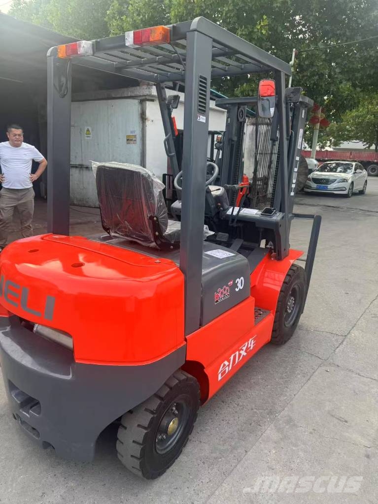 Heli CPCD 30 Diesel forklifts